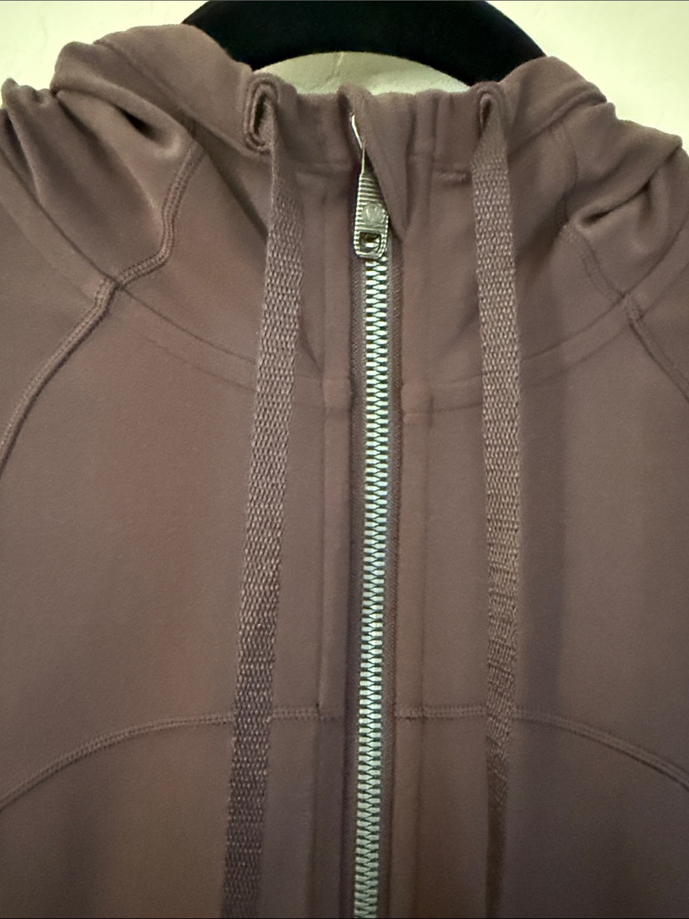 lululemon athletica Define Hooded Jacket Nulu Black Plum (Plum/Brown) Size 8 - Picture 12 of 15